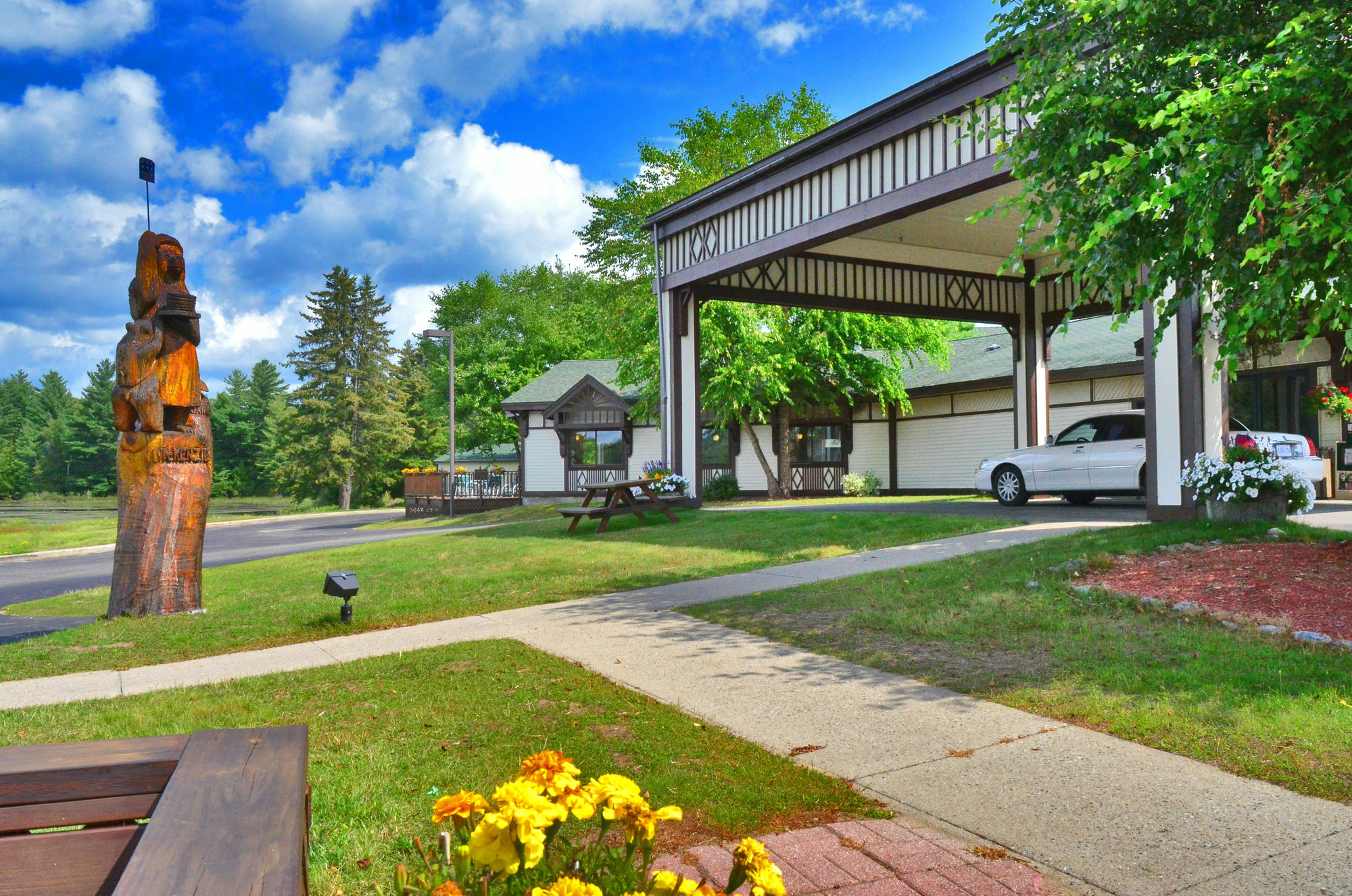 Best Western Saranac Lake Hotell Eksteriør bilde